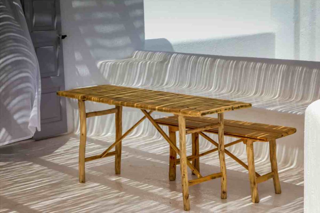 Dekorasyonda Katlanır Ahşap Masa ile Pratik Çözümler